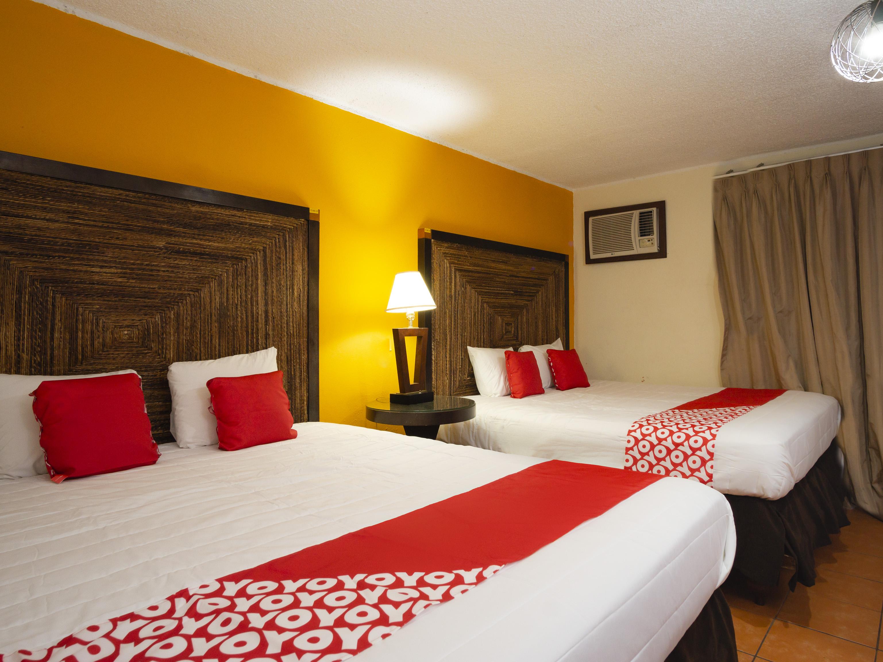 Oyo Hotel Hacienda Don Luis, Rosarito Εξωτερικό φωτογραφία A typical OYO hotel room in San Francisco, California