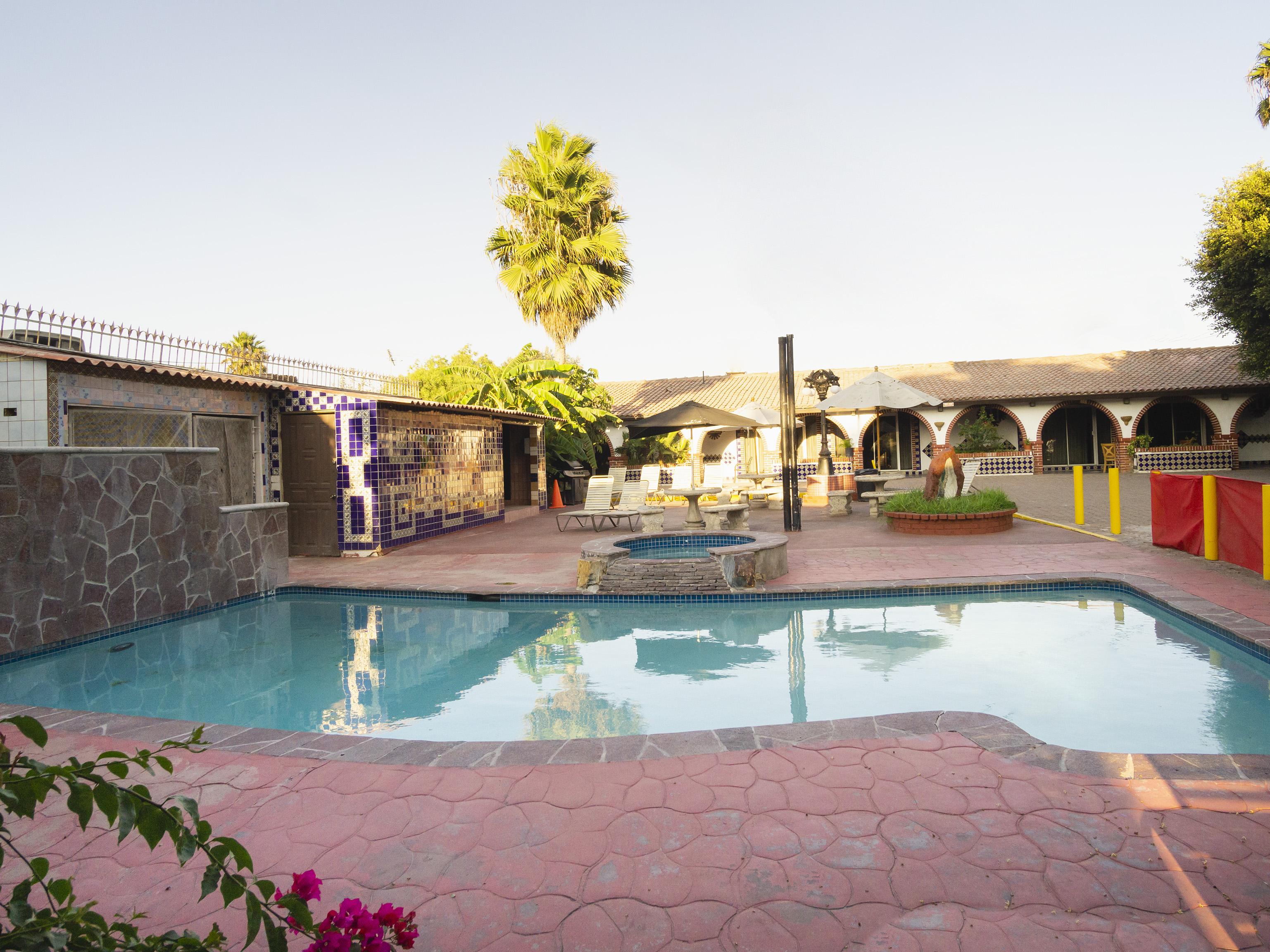 Oyo Hotel Hacienda Don Luis, Rosarito Εξωτερικό φωτογραφία The pool at the Oasis of Minium