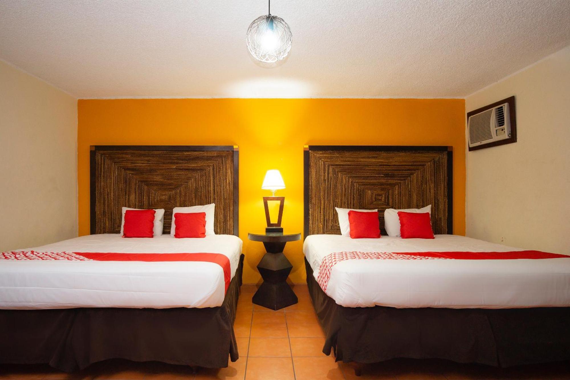 Oyo Hotel Hacienda Don Luis, Rosarito Εξωτερικό φωτογραφία A typical OYO hotel room in Mexico City