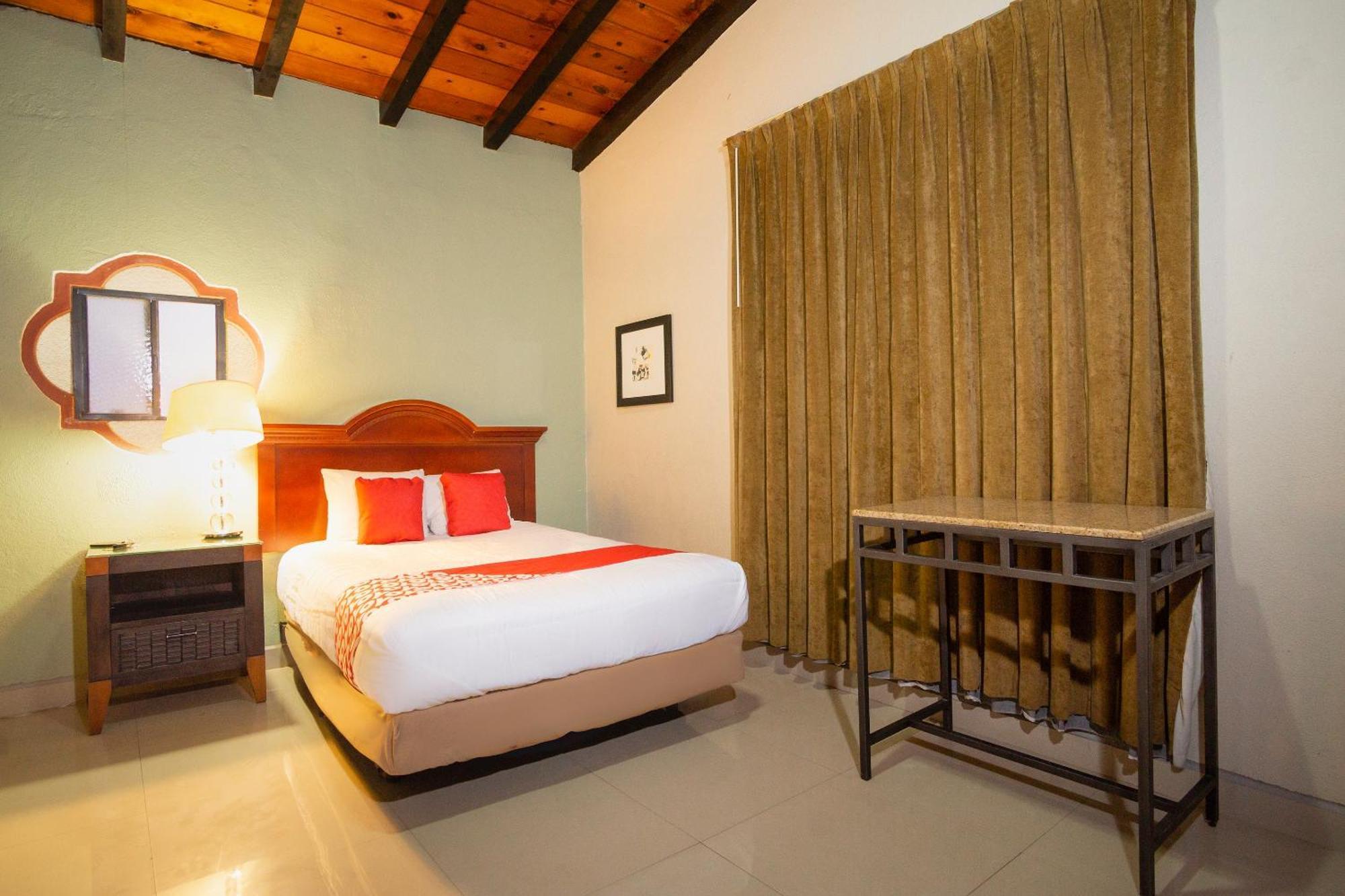 Oyo Hotel Hacienda Don Luis, Rosarito Εξωτερικό φωτογραφία A bedroom at the hotel