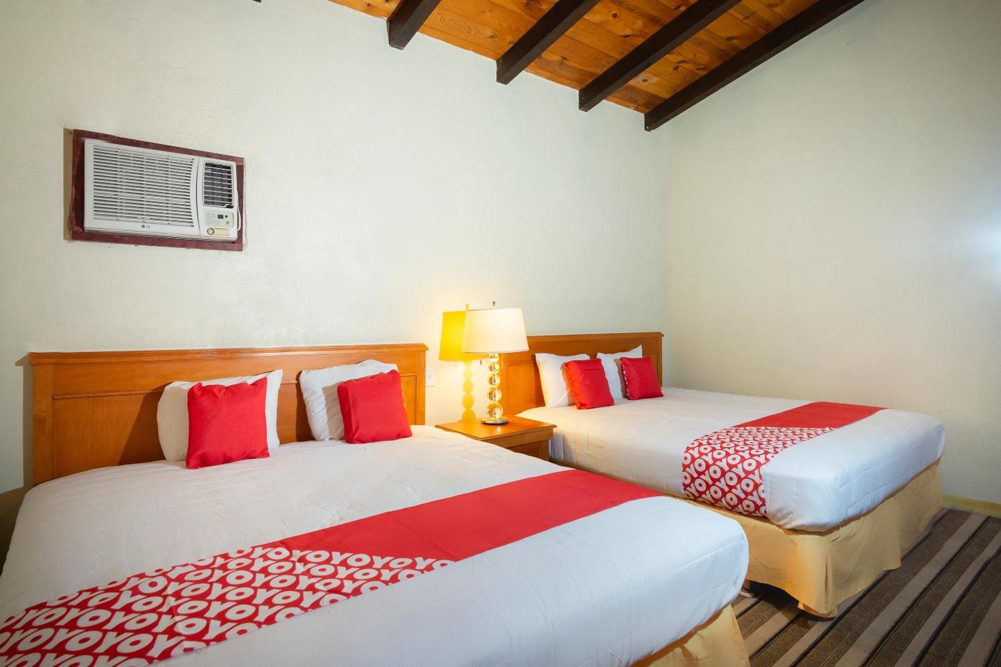 Oyo Hotel Hacienda Don Luis, Rosarito Εξωτερικό φωτογραφία A typical OYO hotel room